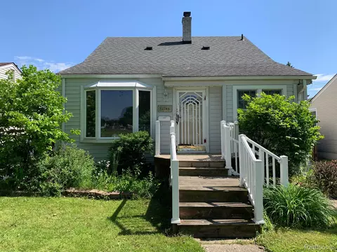 19437 Woodland St, Harper Woods, MI 48225
