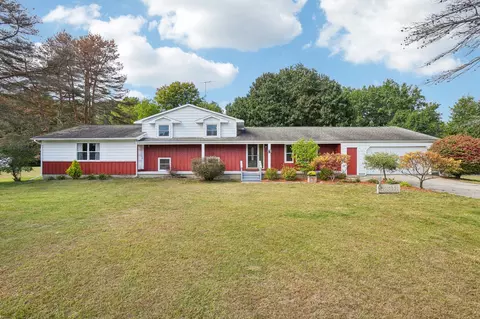 12311 Creekside Dr, Vienna, MI 48420