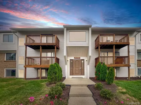 30060 W 12 Mile Rd #94, Farmington Hills, MI 48334