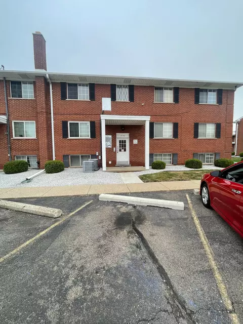 8140 Crestview Dr #M5, Sterling Heights, MI 48312