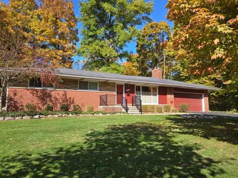 28401 Hawberry Rd, Farmington Hills, MI 48331