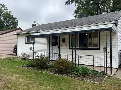 34497 Phyllis St, Wayne, MI 48184