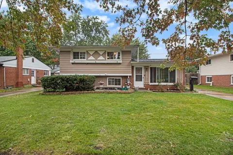 1255 Gault Dr, Ypsilanti, MI 48198