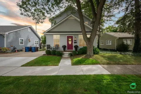 804 Arthur St, Plymouth, MI 48170
