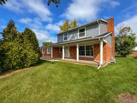 27220 Arden Park Cir, Farmington Hills, MI 48334