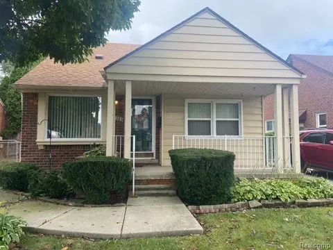 19985 Damman St, Harper Woods, MI 48225