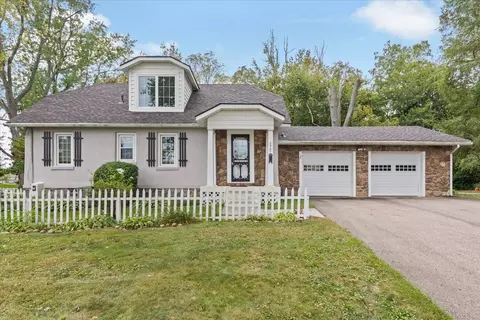 2507 Silverside Rd, Waterford, MI 48328