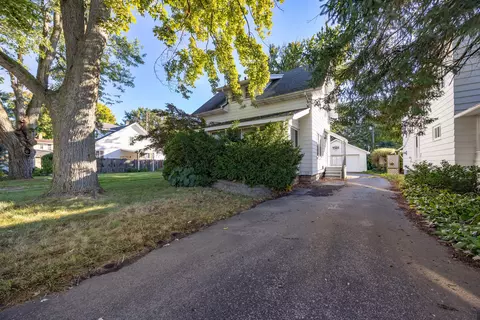 59 Cherryland St, Auburn Hills, MI 48326