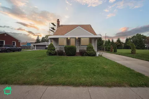 13048 Balsam St, Southgate, MI 48195