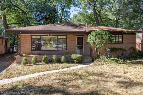 24311 Majestic St, Oak Park, MI 48237