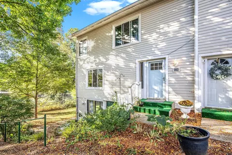 826 Corners Crt Ct, Orion, MI 48362