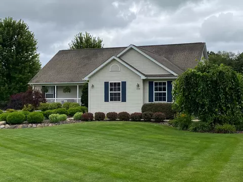 4920 N Hidden Hills Cir E, Howell, MI 48855
