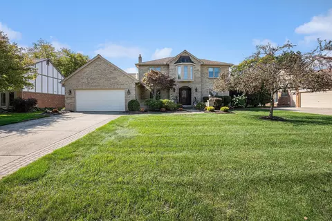 4351 Whisper Way Dr, Troy, MI 48098