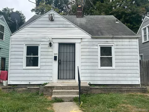 8233 Lauder St, Detroit, MI 48228