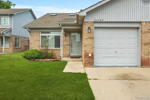 23468 Stoflet Ln, Brownstown, MI 48183