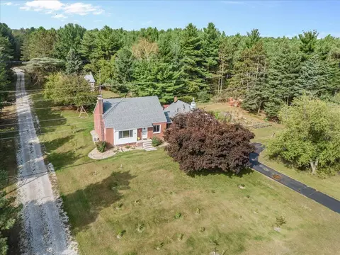 8649 Lakeshore Rd, Burtchville, MI 48059