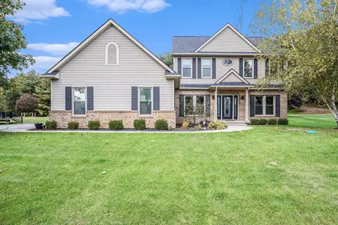 5489 Pine Lake Dr, Brighton, MI 48116