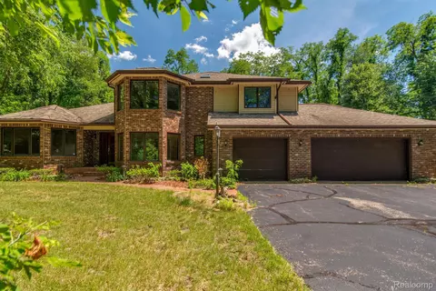 14590 Trillium Dr, Ross, MI 49012