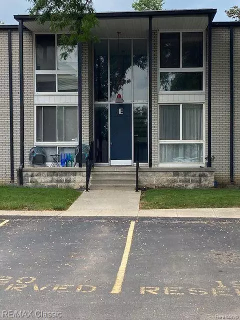 4030 W 13 Mile E-3 Rd E3 C Rd #E3, Royal Oak, MI 48073