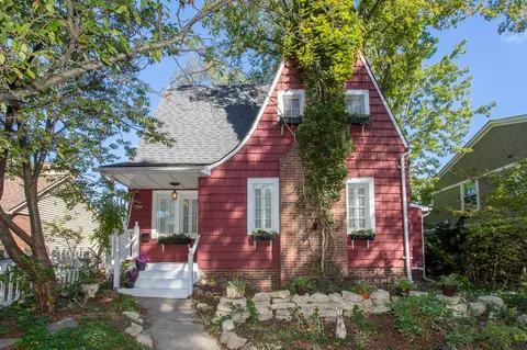 10434 Borgman Ave, Huntington Woods, MI 48070