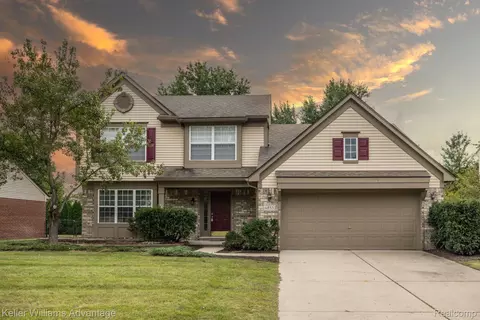 6833 York, Waterford, MI 48327
