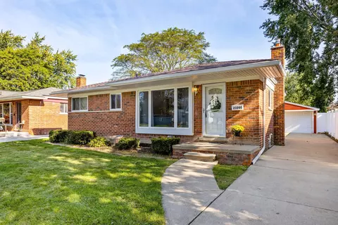23205 Detour St, Saint Clair Shores, MI 48082
