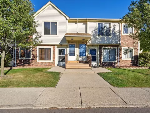 15874 Orchard Ln, Roseville, MI 48066