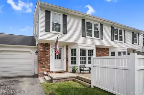 42207 Mill Race Cir, Plymouth, MI 48170