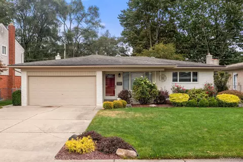 33250 Sebastian Lane Dr, Sterling Heights, MI 48312