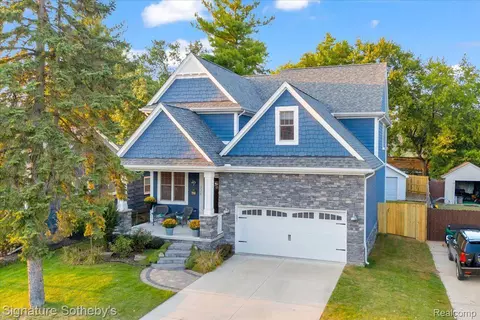 726 Renshaw St, Rochester, MI 48307