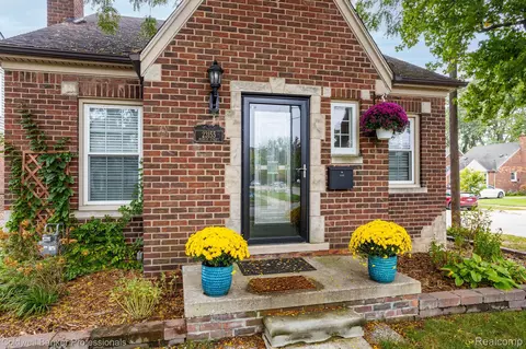23155 Murray St, Dearborn, MI 48128