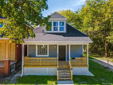 4829 Hurlbut St, Detroit, MI 48214