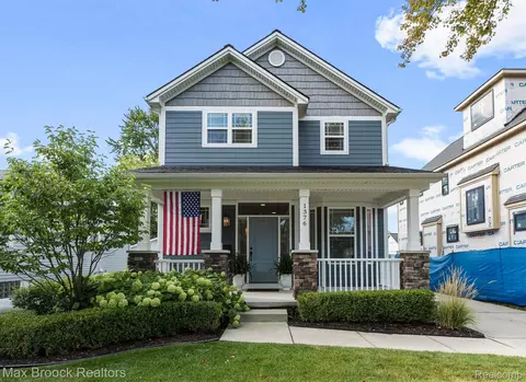1376 Bennaville Ave, Birmingham, MI 48009