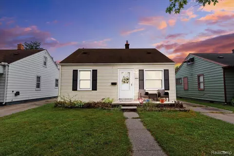 4941 Merrick St, Dearborn Heights, MI 48125