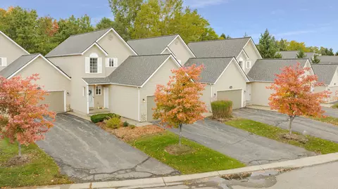 5064 Clintonville Pines Dr #10, Independence, MI 48346