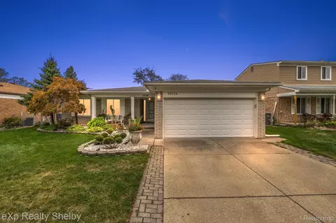 33124 Ione Dr, Sterling Heights, MI 48310