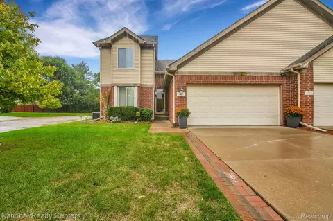 3705 Heavenly Ln, Warren, MI 48092