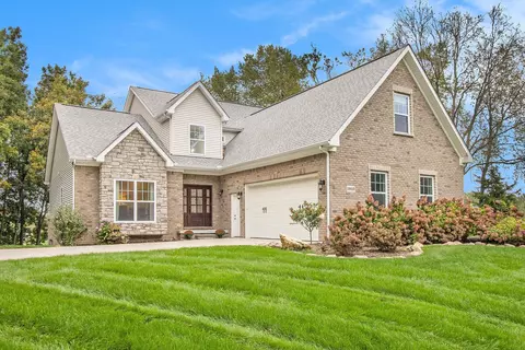 1910 Old Sandila Ln, Brighton, MI 48114