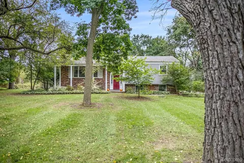 3800 E North Territorial Rd, Northfield, MI 48105