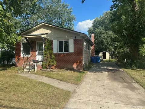25460 Eureka Dr, Warren, MI 48091