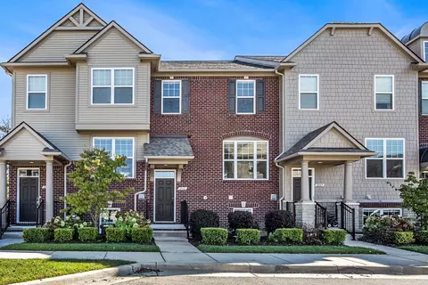 2841 Hartwick Dr, Rochester Hills, MI 48307