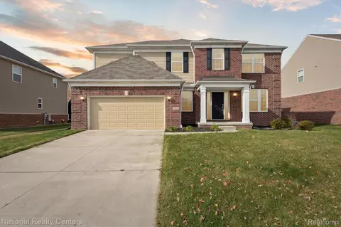 49615 Gracechurch Rd, Macomb, MI 48044