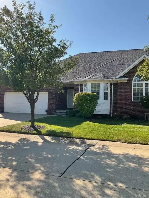 44392 Constellation Dr, Sterling Heights, MI 48314