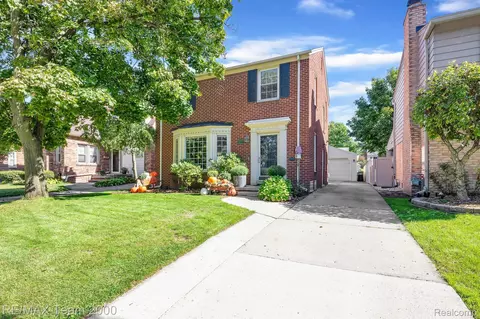 353 Elmwood St, Dearborn, MI 48124