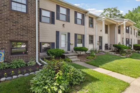 8312 Lakeview Dr, Superior, MI 48198