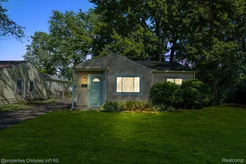 5855 Daniels St, Taylor, MI 48180
