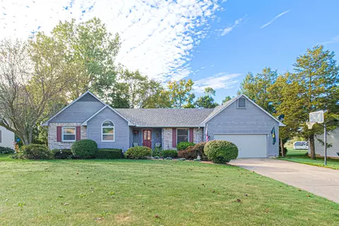 8353 Apple Blossom Ln, Flushing, MI 48433
