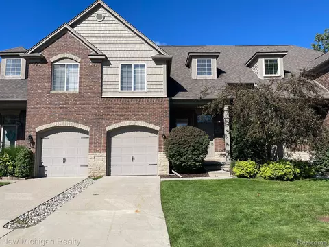11491 Maple Creek Crt Ct, Washington, MI 48094