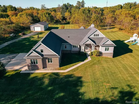 12240 Rattalee Lake Rd, Springfield, MI 48350