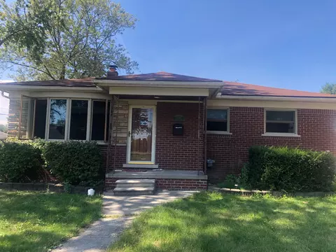 27301 Princeton St, Saint Clair Shores, MI 48081